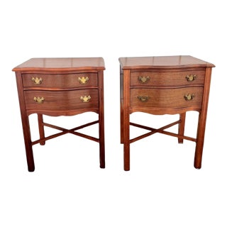Chippendale Mahogany Serpentine Front 2-Drawer Side Tables Nightstands, a Pair For Sale