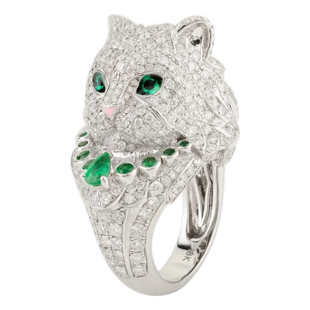 Luxury 18k Gold Cluster Diamond Emerald Cat Ring Size 6.5 For Sale