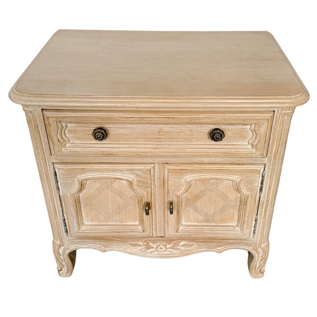 1970s Drexel French Provincial Cabernet Blanc Nightstands or End Tables - A Pair For Sale - Image 16 of 18