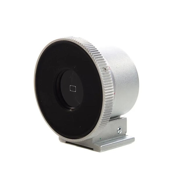 Metal Leitz 135mm Bright Light Finder Shooc for Leica Rangefinder Cameras For Sale - Image 7 of 7