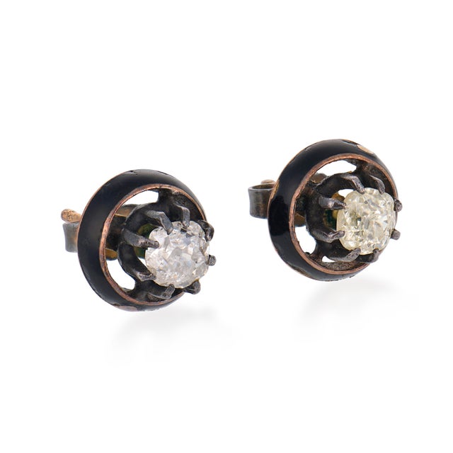 Victorian Late 19th Century Pair of Victorian Old Mine Cut Diamond Rose Gold Silver Enamel Stud Earrings For Sale - Image 3 of 5