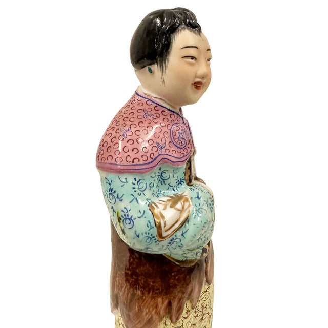 Early 20th Century Early 20th Century Antique Chinese Polychrome Porcelain Figurine - Court Lady For Sale - Image 5 of 11