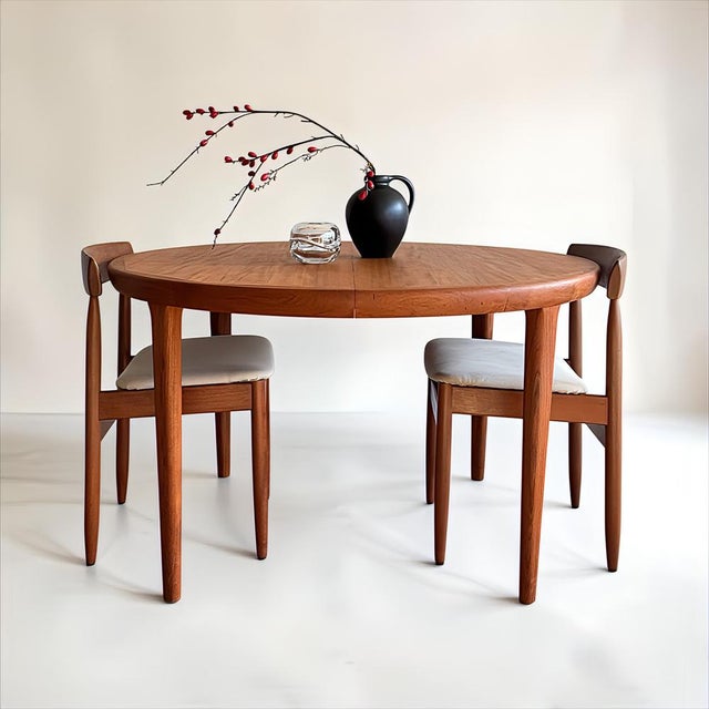 1960s Danish Round and Oval Extendable Dining Table in Teak by Ib Kofod-Larsen for Faarup Møbelfabrik, 1960s For Sale - Image 5 of 18