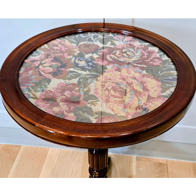 Wood 1990s Bombay Company Floral Needlepoint Round Pedestal Accent Table For Sale - Image 7 of 10