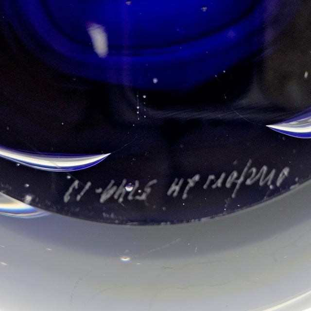 Orrefors Cobalt Blue Art Glass Bowl by Lars Hellsten Signed Lh 5149-13 7.25" For Sale - Image 14 of 14