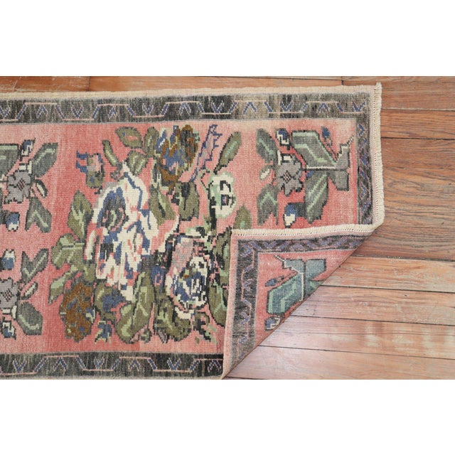Mid 20th Century Pink Floral Mini Turkish Rug - 1'9" x 2'10" For Sale In New York - Image 6 of 6