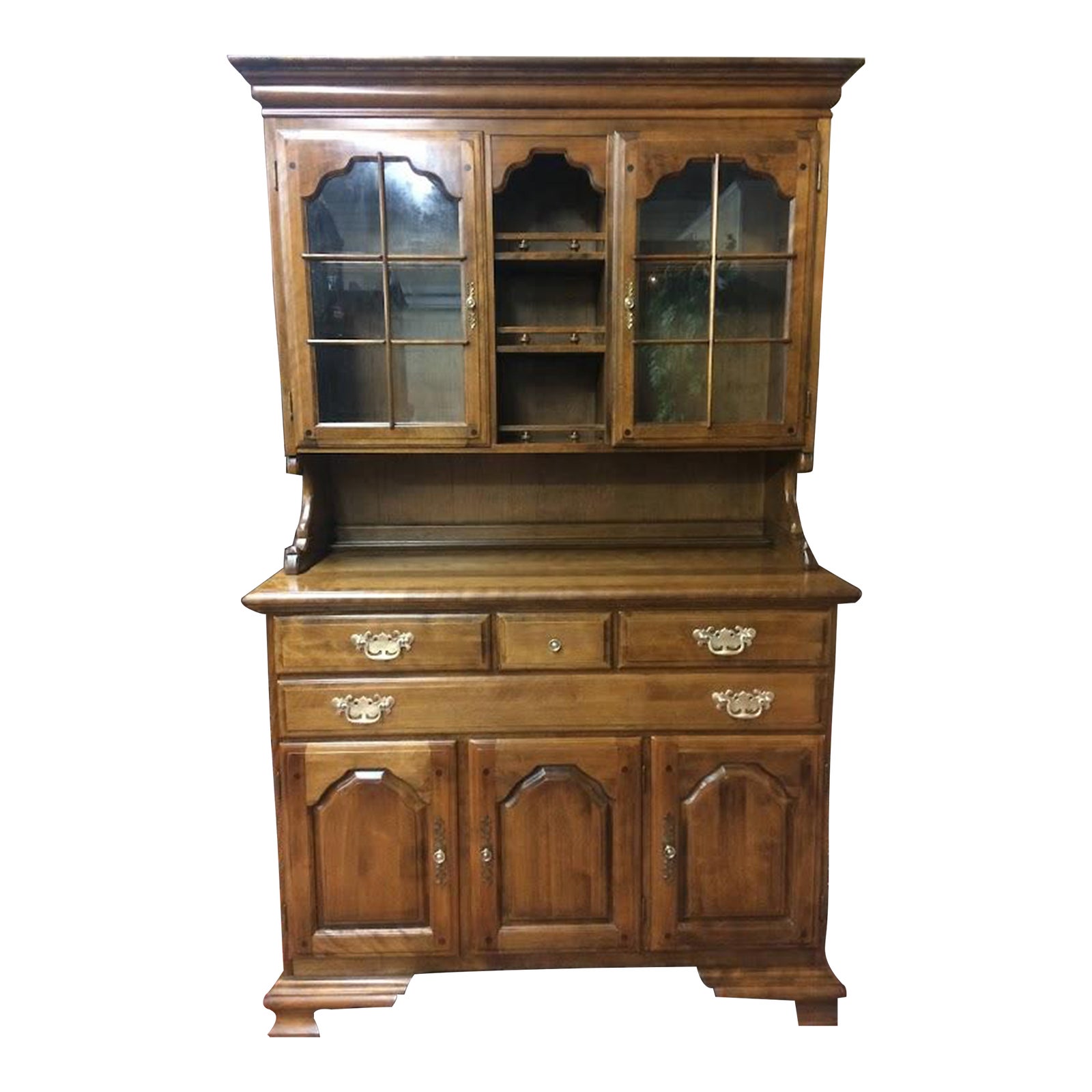 Vintage Maple Hutch China Hutch, Temple Stuart Furniture
