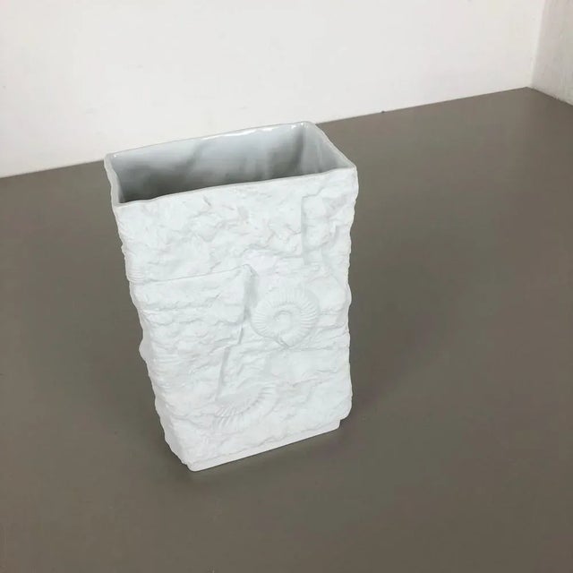 Op Art Biscuit Porcelain Vase Made from AK Kaiser, Germany, 1970s For Sale - Image 4 of 14