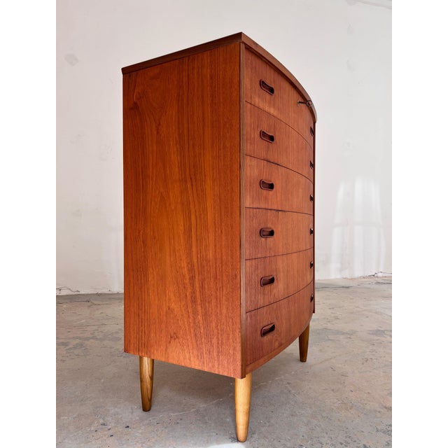 Semi-Circular Teak Chest of Drawers with Lock, 1950s For Sale - Image 9 of 10