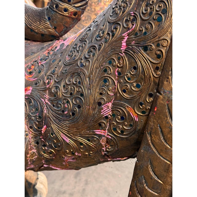 Antique c.1920's/30's Pair of Monumental Burmese Carved Wood Gilt Temple Guardian Lions / Foo Dogs For Sale - Image 11 of 18