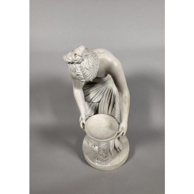 19th Century Neoclassical sculpture of a Danaid, 19th century, 55 cm, white marble For Sale - Image 5 of 9