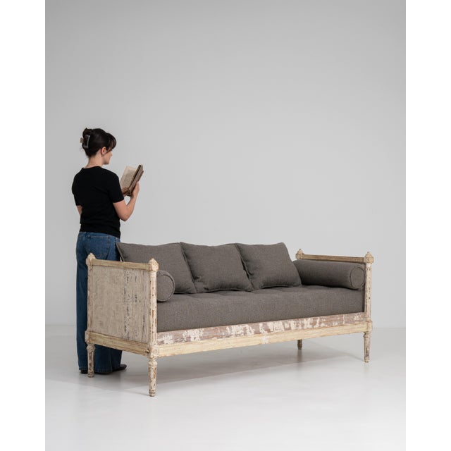 French White Patinated Louis XVI Upholstered Daybed, Neoclassical Style, France, Circa 1900 For Sale - Image 3 of 12