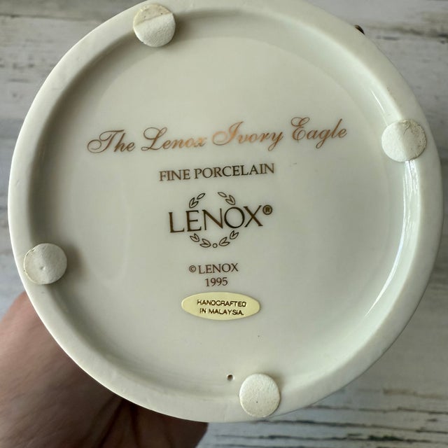 Lenox Vintage "The Lenox Ivory Eagle" Figurine Fine Porcelain (1995) Discontinued For Sale - Image 4 of 9