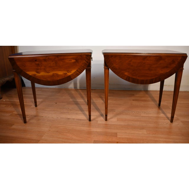 1950s 1950s English Hepplewhite Birdseye Maple Banded Walnut Pembroke Drop Leaf Tables For Sale - Image 5 of 18