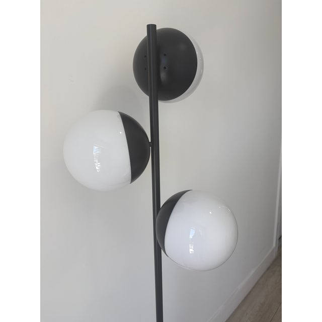 Mid-Century Modern 1980s Mid-Century Modern Style Floor Lamp For Sale - Image 3 of 7