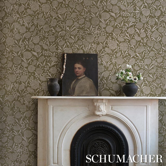 2020s Sample - Schumacher Chrysanthemum Sisal Wallcovering In Juniper For Sale - Image 5 of 6