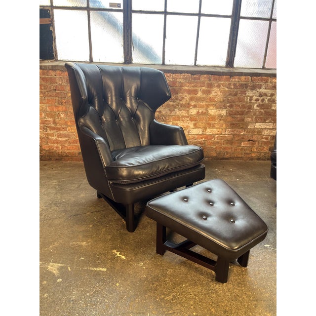 Mid-Century Modern 1950s Edward Wormley for Dunbar Janus Collection Wingback Lounge Chair & Ottoman in Black Leather For Sale - Image 3 of 15