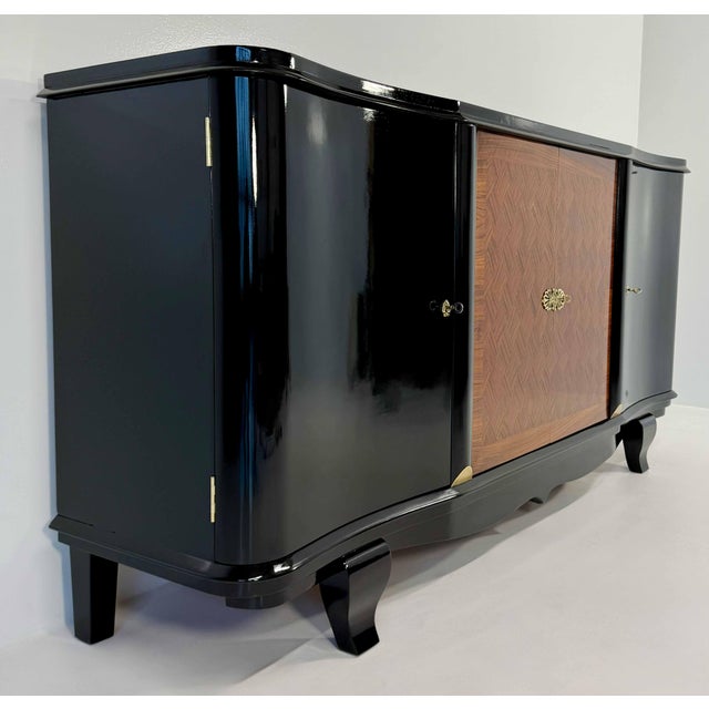 1940s French Art Deco Black Lacquered and Inlaid Walnut Sideboard in the style of Jules Leleu, 1940s For Sale - Image 5 of 15