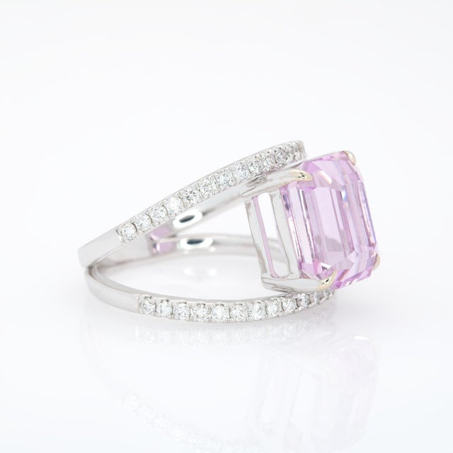 6.2Ct Natural Kunzite Ring With Earth Mined Diamonds Accents: Solid 14k Gold, Size 6.75 For Sale In Columbus - Image 6 of 7