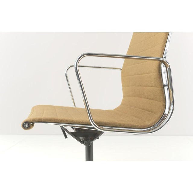 Alu Group Conference Chair by Ray and Charles Eames for Herman Miller, USA, 1958 For Sale - Image 13 of 18