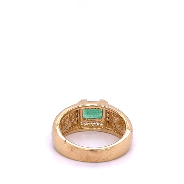 Contemporary 0.76CT Colombian Emerald and Inlaid Opal 14k Yellow Gold Ring, Size 7 For Sale - Image 3 of 6