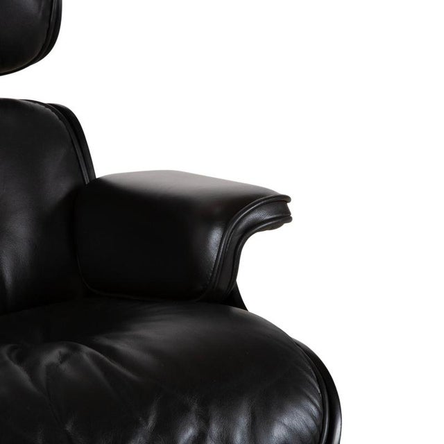 Modern Lounge Chair Leather Armchair in Wood Black by Charles & Ray Eames for Vitra For Sale - Image 3 of 13