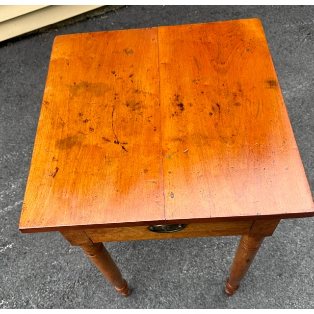American Antique American Early 19Th Century Maple, and Birdseye Maple 1 Drawer Stand For Sale - Image 3 of 8