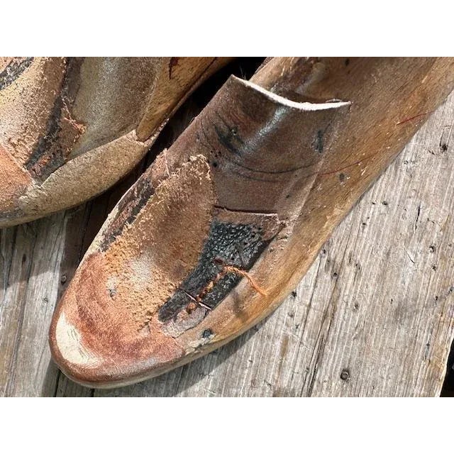 Brown Pair of 1920s Wood Shoe Molds With Applied Leather, European Size 42 For Sale - Image 8 of 8