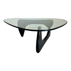 Example of Isamu Noguchi Tables