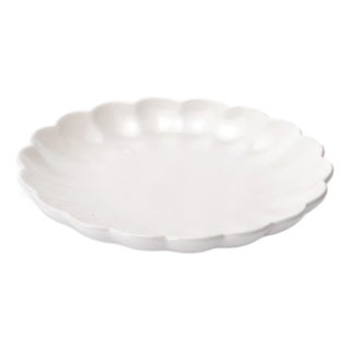 White Scalloped Stoneware Dinner Plate (Set of 2) For Sale
