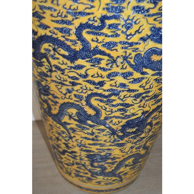 1920s Chinese Yellow-Ground Blue and White Dragon Floor Vase With Apocryphal Kangxi Mark For Sale In Salt Lake City - Image 6 of 12