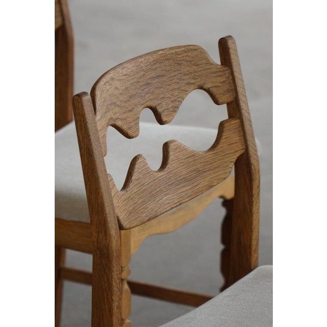 Vintage Razorblade Dining Chairs in Oak and Mohair by Henning Kjærnulf, 1960s, Set of 8 For Sale - Image 9 of 18