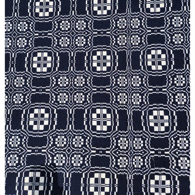 19Thc Double weave indigo blue & white coverlet from Pennsylvania.This fine woven coverlet is in fine condition.The...