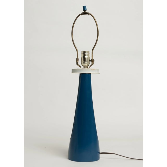 1970s Gerald Thurston Blue Enamel Laurel Table Lamp Wishbone 1970s For Sale - Image 5 of 13