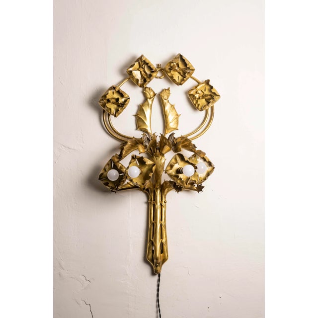 Large Art Nouveau Thistle Wall Sconce in Hammered Brass, France, 20th Century For Sale - Image 11 of 17