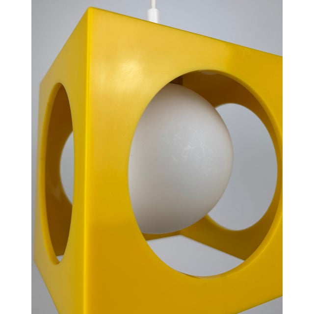 Minimalistic Space Age Yellow Cube Ceiling Lamp by Richard Essig, Germany, 1973 For Sale - Image 12 of 18
