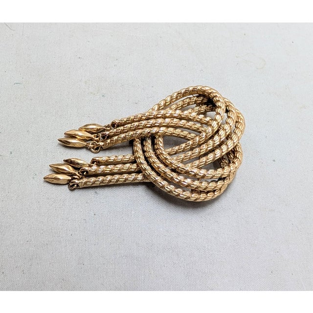 Monet Vintage 1960s Signed Monet Goldtone Fringe Brooch For Sale - Image 4 of 7