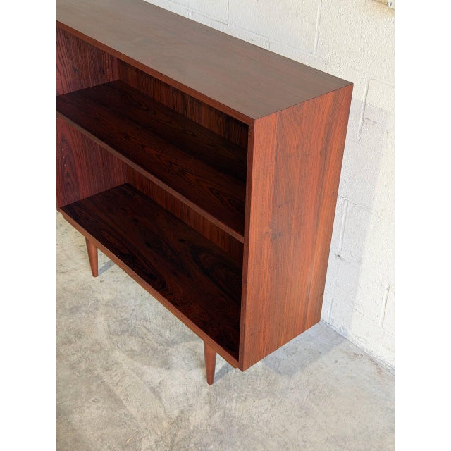 Rosewood Bookcase Shelving Unit With Tapered Legs Storage Display Denmark 1960s For Sale In Los Angeles - Image 6 of 10