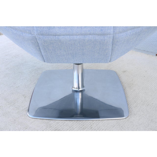 Modern Contemporary Knoll Jehs+Laub Swivel Lounge Chair in Blue and White Fabric For Sale - Image 15 of 18