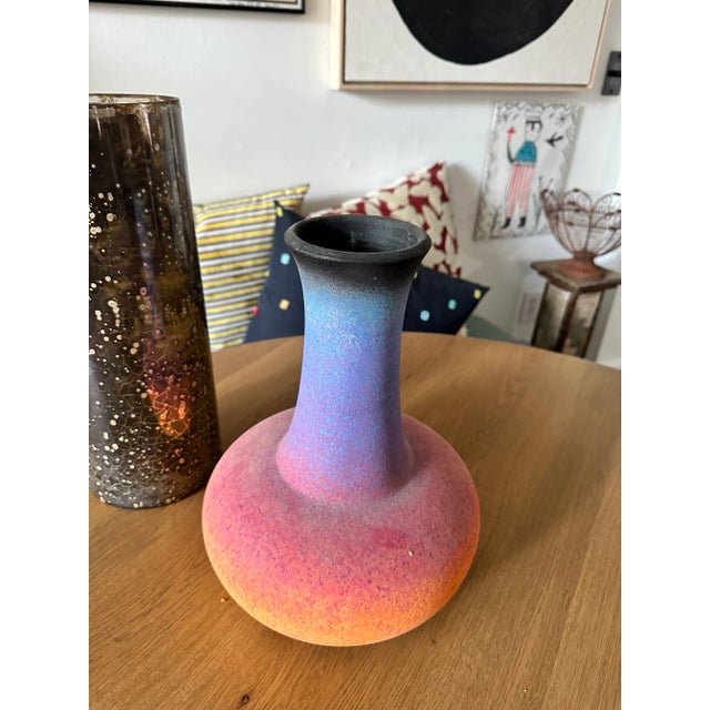 Abstract Ombré Hand-Made Neon Vase For Sale - Image 4 of 5