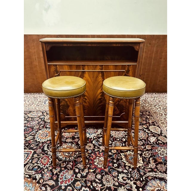 Vintage English Bar with Barstools, Set of 3 For Sale - Image 15 of 18