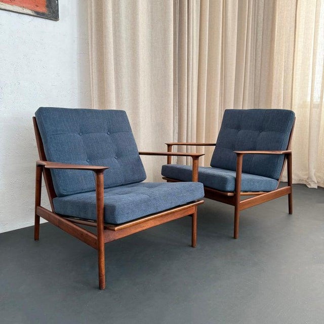 Selig 1960s Pair of Scandinavian Modern Lounge Chairs by Ib Kofod-Larsen for Selig For Sale - Image 4 of 9