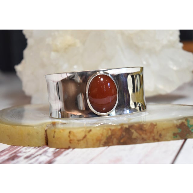 Mexican Early 20th Century Mexican Sterling Silver and Carnelain Gemstone Smooth Cuff Bracelet For Sale - Image 3 of 18