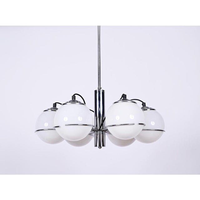Silver Mid-Century Italian Chrome and Opaline Glass Chandelier by Targetti Sankey, 1970s For Sale - Image 8 of 18