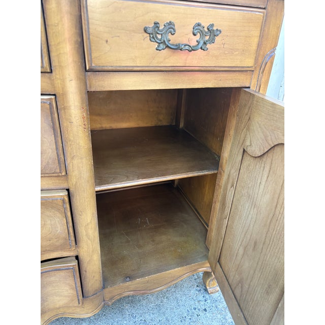 French Provincial Credenza Sideboard | Vintage Buffet Cabinet With Serpentine Front For Sale - Image 9 of 12
