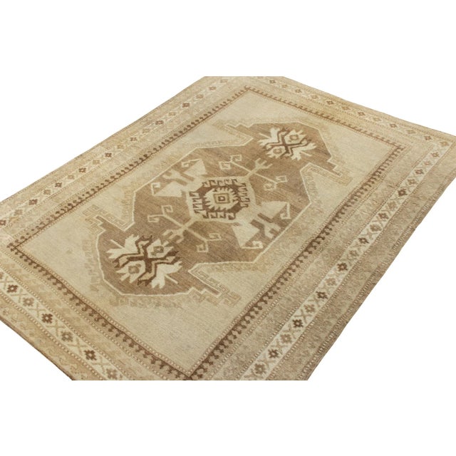 Tribal Hand-Knotted Vintage Turkish Kars Rug in a Beige-Brown, White Medallion Pattern For Sale - Image 3 of 7