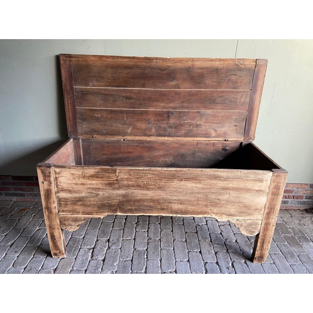 19th century French oak blanket chest. The dimensions are 77x163x66. with lid at the top from about 1850. This piece is...