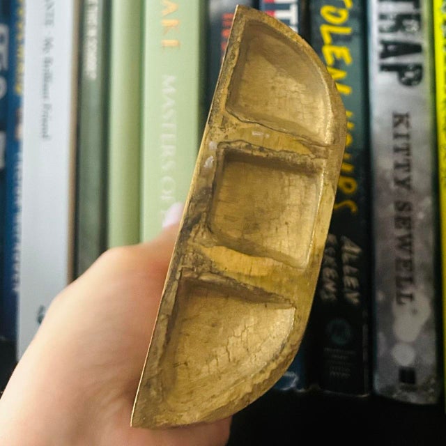 Mid-Century Modern 1960s Mid Century Modern Brass Shell Single Book End For Sale - Image 3 of 3