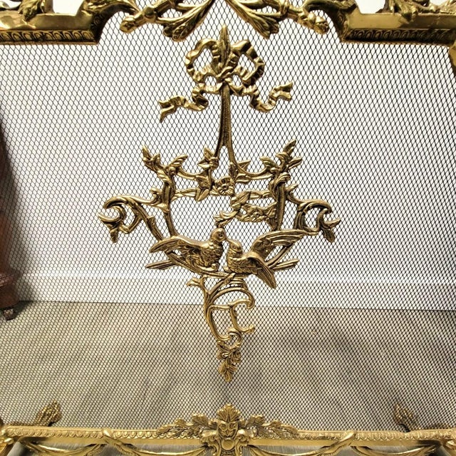 Rococo Louis XV Style Brass Fireplace Screen With Birds & Garland Motifs, Italy 1960s–1970s For Sale - Image 3 of 9