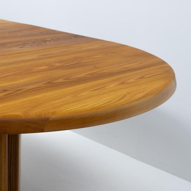 Mid-Century Modern Round Dining Table in Elm from Ebénisterie Seltz, 1980s For Sale - Image 3 of 11